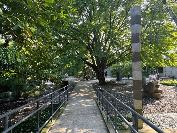 NEW YORK NY - 24 AUG: New York 'taki Noguchi Müzesi' nde sergi, 24 Ağustos 2024.