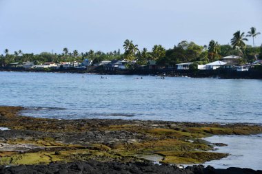 KAILUA KONA, HI - 11 AUG: Kailua-Kona 'daki Kahaluu Sahil Parkı 11 Ağustos 2022' de Hawaii 'de görüldüğü gibi.