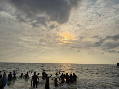 KAILUA KONA, HI - 11 AUG: 11 Ağustos 2022 'de görüldüğü üzere Hawaii' nin büyük adası Kailua Kona 'daki Magic Sands Beach Park.