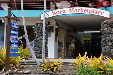 KAILUA KONA HI - 14 AUG: Kailua Kona 'da Büyük Ada' da Kona Pazarı, 14 Ağustos 2025 'te görüldüğü gibi.