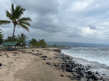 KAILUA KONA HI - 14 AUG: 14 Ağustos 2022 'de Hawaii' de Büyük Ada 'daki Kailua Kona' da Eski Kona Havaalanı Eyalet Dinlenme Alanı.