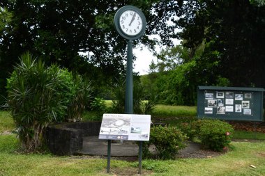 HILO HI - 15 AUG: Waiakea Kai Saati (Tsunami Ölüm Saati) Hawaii 'deki Hilo' da, 15 Ağustos 2022 'de görüldüğü gibi.