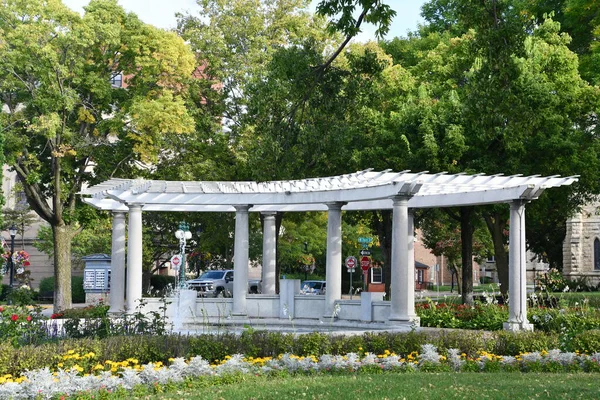 15 Eylül 2025 'te Red Wing, Minnesota' da John Rich Parkı 'nda görüldü..