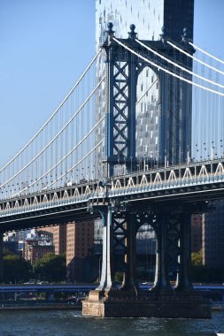 BROOKLYN, New York - 15 Eylül 2024 'te Brooklyn' den Manhattan Köprüsü 'nün görüntüsü.
