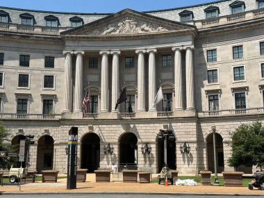 WASHINGTON DC - 4 Temmuz 2025 'te Washington' daki William Jefferson Clinton Federal Binası.