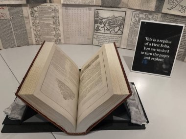 WASHINGTON DC - 5 Temmuz 2025 'te Washington' daki Folger Shakespeare Kütüphanesi 'nde sergi.