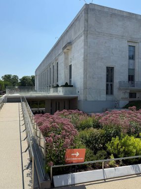 WASHINGTON DC - 5 Temmuz 2025 'te Washington' da görülen Folger Shakespeare Kütüphanesi.