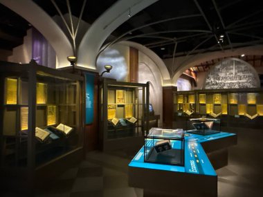 WASHINGTON DC - 5 Temmuz 2025 'te Washington DC' deki İncil Müzesi 'nde İncil Tarihi sergisi.