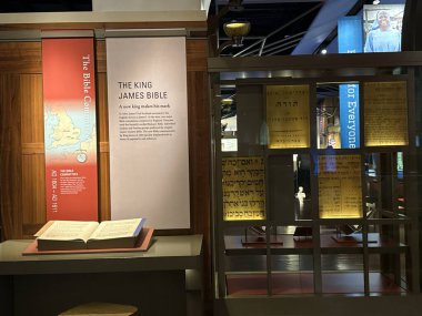 WASHINGTON DC - 5 Temmuz 2025 'te Washington DC' deki İncil Müzesi 'nde İncil Tarihi sergisi.