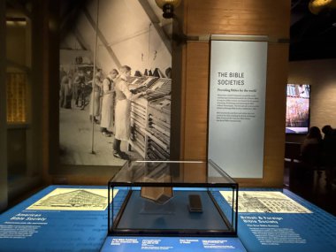 WASHINGTON DC - 5 Temmuz 2025 'te Washington DC' deki İncil Müzesi 'nde İncil Tarihi sergisi.