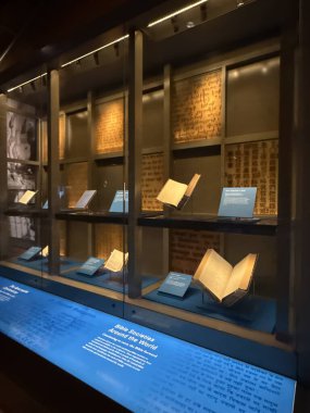 WASHINGTON DC - 5 Temmuz 2025 'te Washington DC' deki İncil Müzesi 'nde İncil Tarihi sergisi.