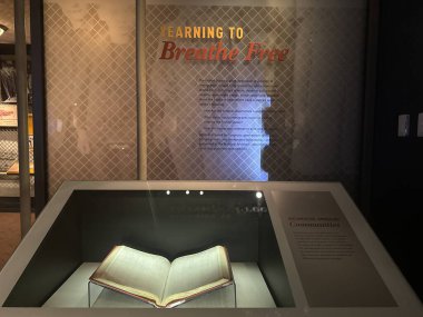 WASHINGTON DC - 6 Temmuz 2025 'te Washington DC' deki ABD Arşivleri 'nde sergi.