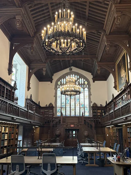 WASHINGTON DC - 5 Temmuz 2025 'te Washington' da Folger Shakespeare Kütüphanesi 'nde görülen okuma odası.