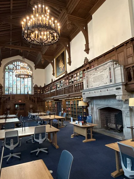 WASHINGTON DC - 5 Temmuz 2025 'te Washington' da Folger Shakespeare Kütüphanesi 'nde görülen okuma odası.