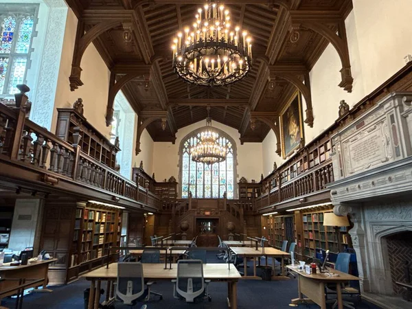 WASHINGTON DC - 5 Temmuz 2025 'te Washington' da Folger Shakespeare Kütüphanesi 'nde görülen okuma odası.