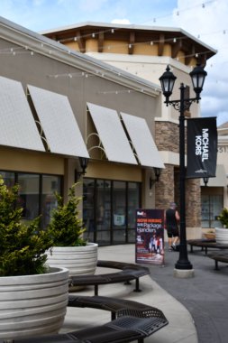 1 Temmuz 2021 'de Kuzey Carolina' da Charlotte Premium Prizleri 'nde görüldü..