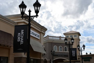 1 Temmuz 2021 'de Kuzey Carolina' da Charlotte Premium Prizleri 'nde görüldü..