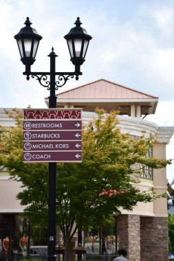 1 Temmuz 2021 'de Kuzey Carolina' da Charlotte Premium Prizleri 'nde görüldü..