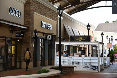 1 Temmuz 2021 'de Kuzey Carolina' da Charlotte Premium Prizleri 'nde görüldü..