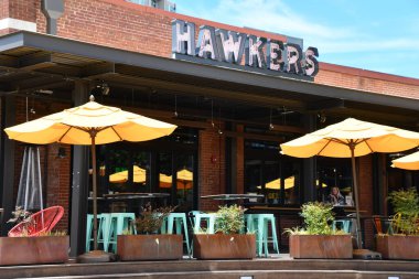 CHARLOTTE NC - 1 Temmuz 2021 'de görüldüğü üzere Charlotte, Kuzey Carolina' daki Hawkers Asya Caddesi Yemek Lokantası.