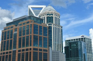 1 Temmuz 2021 'de Kuzey Carolina' da Charlotte 'un Skyline' ı görüldü..