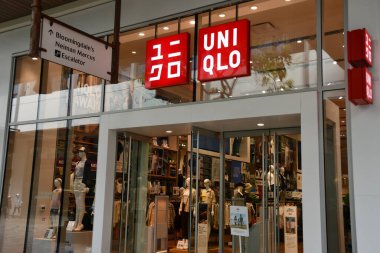 Honolulu 'daki Ala Moana Center alışveriş merkezindeki Uniqlo mağazası 22 Ağustos 2022' de Hawaii 'deki Oahu adasında görüldü..