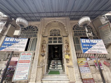 INDORE, INDIA - 9 Ekimde görüldüğü üzere Indore, Madhya Pradesh, Hindistan 'da Kanch Mandir.