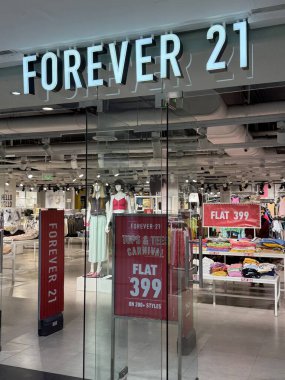 INDORE, INDIA - 12 Ekim 2024 'te Hindistan' da Madhya Pradesh, Indore 'daki C21..