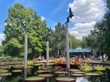 ST LOUIS MO - 9 Temmuz 2023 'te Missouri Botanik Bahçesinde Dale Chihuly sergisi açıldı..