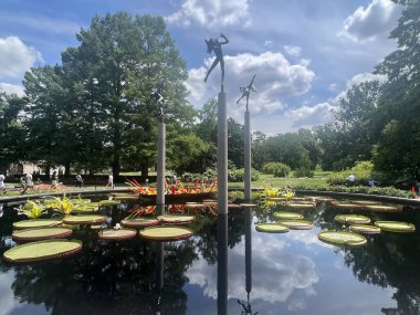 ST LOUIS MO - 9 Temmuz 2023 'te Missouri Botanik Bahçesinde Dale Chihuly sergisi açıldı..