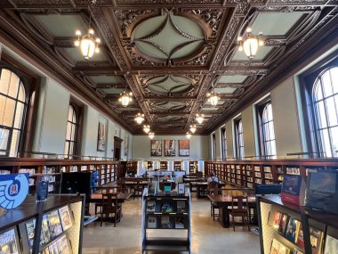 ST LOUIS MO - 9 Temmuz 2023 'te St. Louis Halk Kütüphanesi sisteminin bir parçası olan Merkez Kütüphane, St. Louis, Missouri' de görüldü..