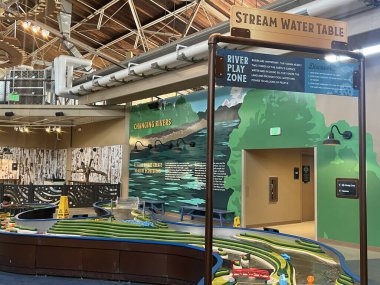 ST LOUIS MO - 9 Temmuz 2023 'te St. Louis, Missouri' deki Union İstasyonu 'ndaki St. Louis Akvaryumu' nda KidZone.