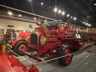 PHOENIX AZ - 25 Kasım 2025 'te Phoenix, Arizona' daki Ateş Savaşları Müzesi 'nde sergi.