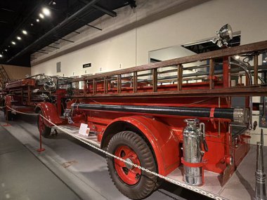 PHOENIX AZ - 25 Kasım 2025 'te Phoenix, Arizona' daki Ateş Savaşları Müzesi 'nde sergi.