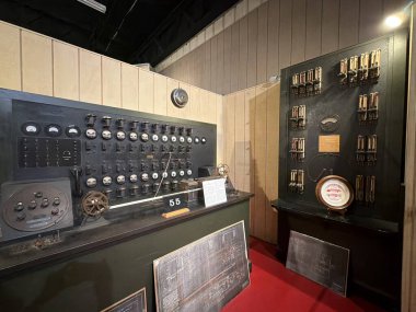 PHOENIX AZ - 25 Kasım 2025 'te Phoenix, Arizona' daki Ateş Savaşları Müzesi 'nde sergi.