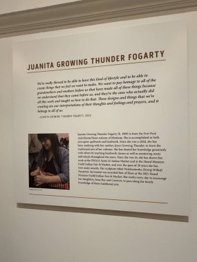 PHOENIX AZ - 25 Kasım 2025 'te Phoenix, Arizona' daki Heard Müzesi 'nde görülen sergi.