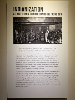 PHOENIX AZ - 25 Kasım 2025 'te Phoenix, Arizona' daki Heard Müzesi 'nde görülen sergi.