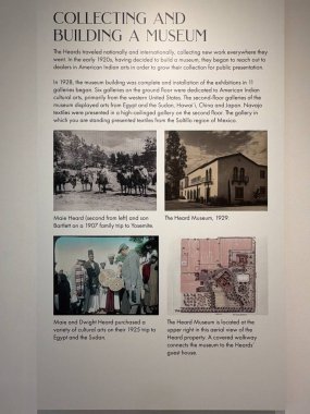 PHOENIX AZ - 25 Kasım 2025 'te Phoenix, Arizona' daki Heard Müzesi 'nde görülen sergi.