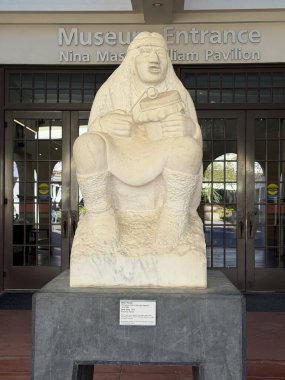 PHOENIX AZ - 25 Kasım 2025 'te Phoenix, Arizona' daki Heard Müzesi 'nde görülen sergi.