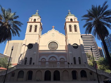 PHOENIX AZ - 25 Kasım 2025 'te Phoenix, Arizona' da görülen St Mary Bazilikası.