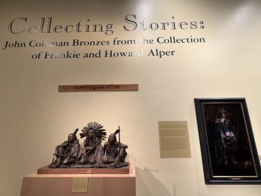 SCOTTSDALE AZ - 25 Kasım 2025 'te Scottsdale, Arizona' daki Scottsdales Müzesi 'nde Batı Ruhu' nda sergi.