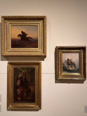 SCOTTSDALE AZ - 25 Kasım 2025 'te Scottsdale, Arizona' daki Scottsdales Müzesi 'nde Batı Ruhu' nda sergi.