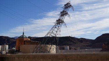 Nevada ve Arizona sınırında hoover Barajı