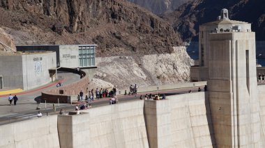 Nevada ve Arizona sınırında hoover Barajı