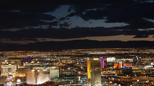 Vista nocturna desde la Torre de la Estratosfera en Las Vegas, Nevada — Foto de Stock