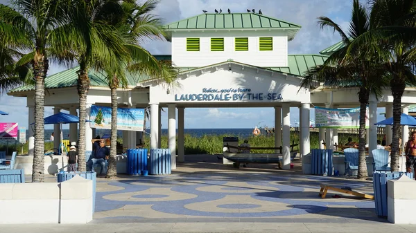 Lauderdale junto al mar en Florida — Foto de Stock