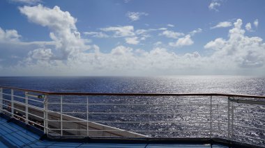 Bir yolcu gemisinden Atlantik Okyanusu manzarası