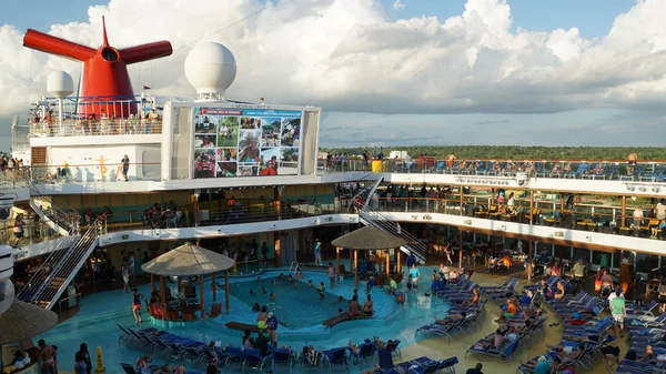 Carnival Breeze docked in La Romana, Dominican Republic — Stock Photo, Image