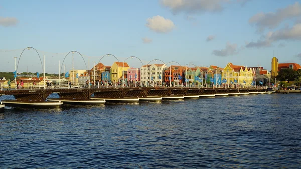 Kraliçe Emma Pontoon Bridge uygulamasında Curacao