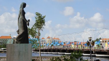 Queen Emma Pontoon Bridge in Curacao clipart